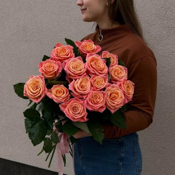Букет из российской розы «Miss Piggy» 15 шт