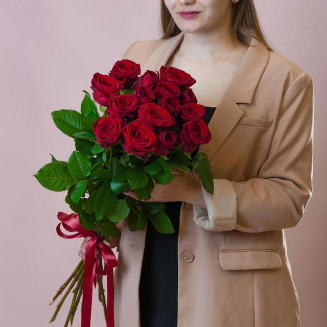 Красные розы, 70 см, 15 шт